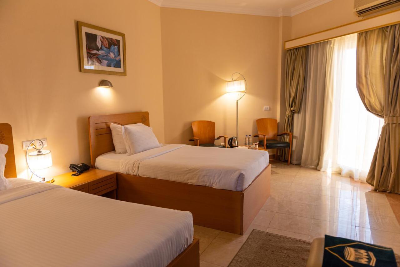 Tolip Family Club Borg El Arab 5* King Mariout