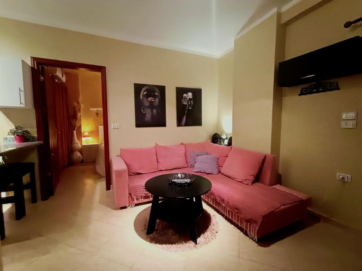 Apartment Moon - With Swimming Pool And Bbq Terrace In Center Hrg *