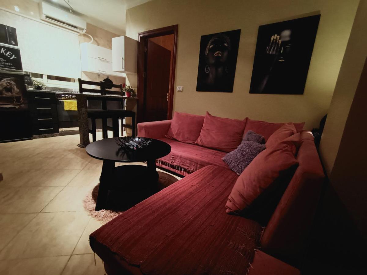 Apartment Moon - With Swimming Pool And Bbq Terrace In Center Hrg