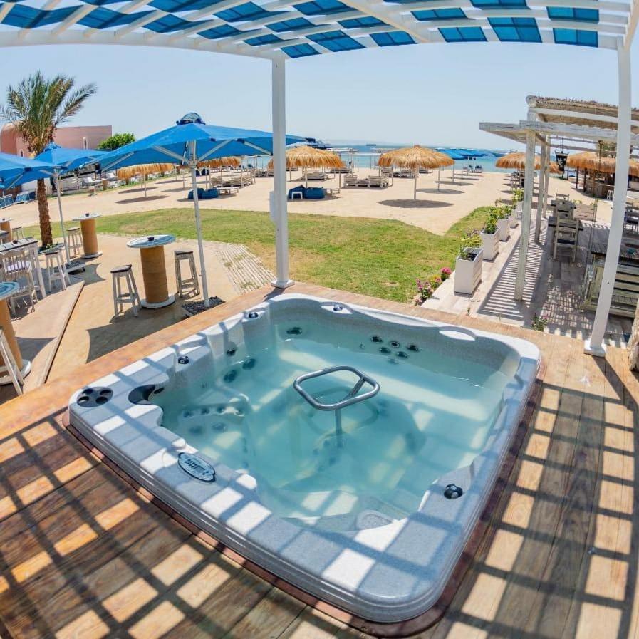 The Bay Marina Hotel