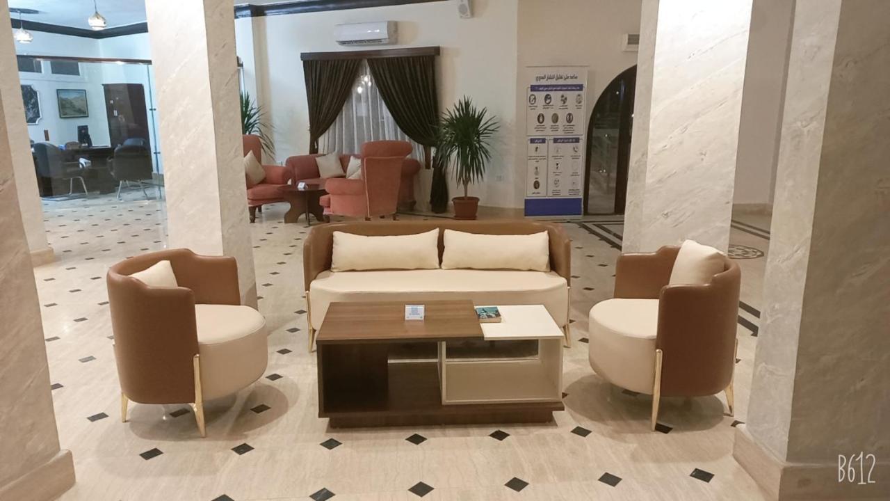 Dolphin Continental Hotel 3*