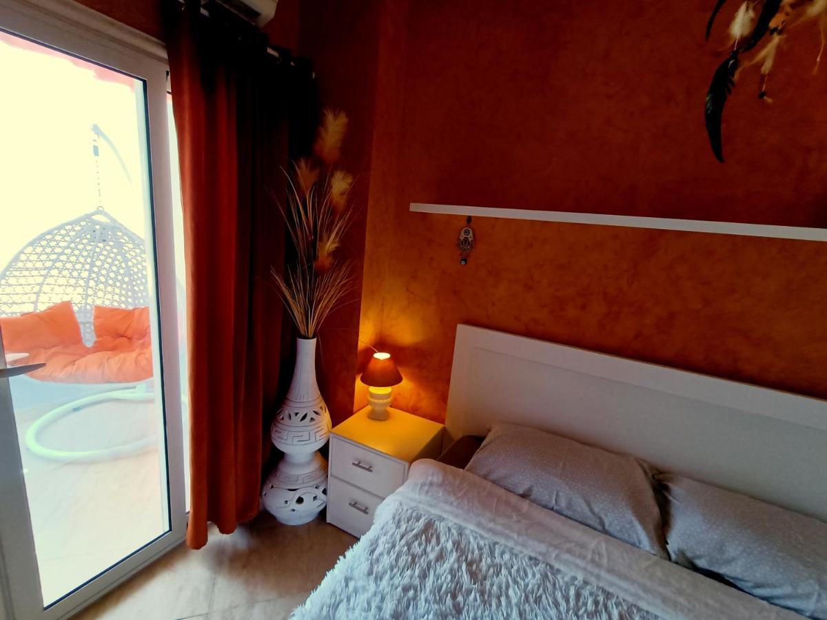 Moon - With Swimming Pool And Bbq Terrace In Center Hrg Apartment