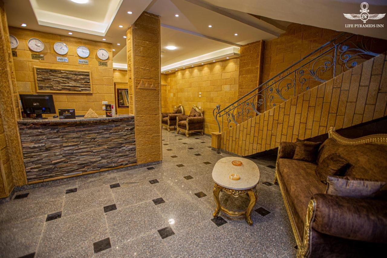 Life Pyramids Hostel *