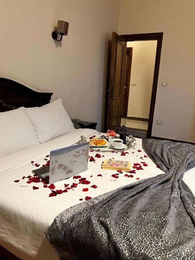 Hyde Park House Hotel