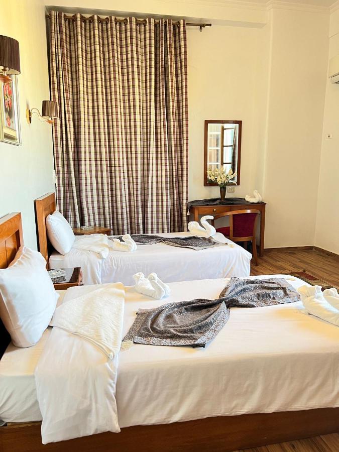 Hyde Park House 3* Alexandria