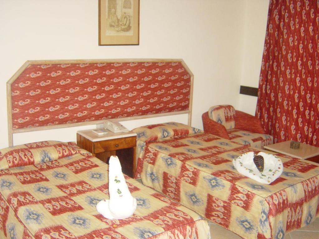 Dolphina Country Club 3*