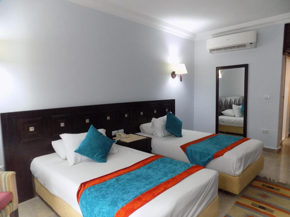 Resort Turquoise