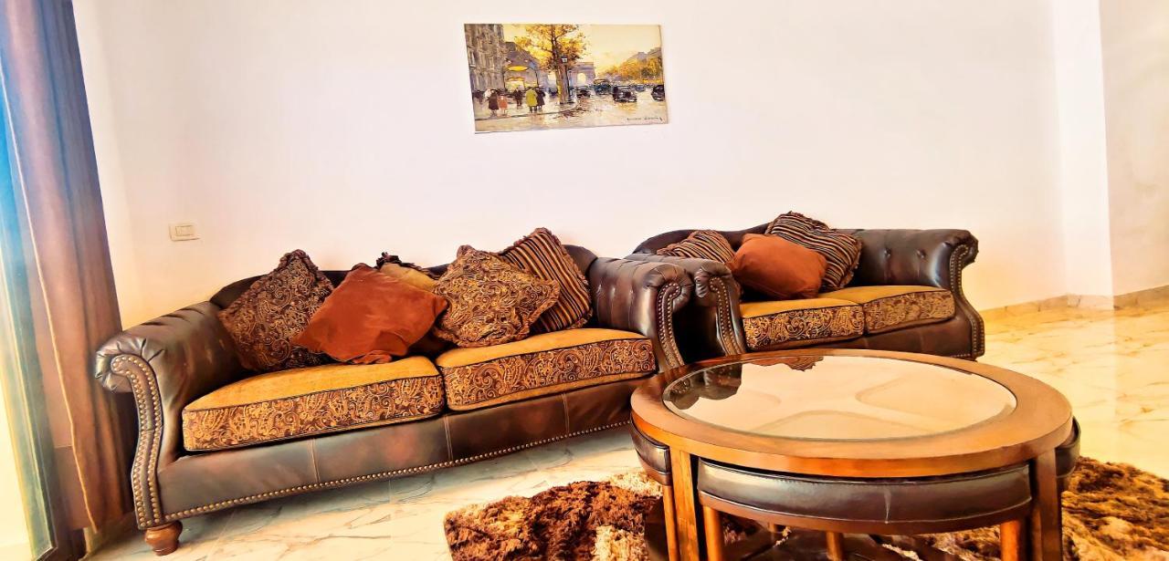 Hotel de apartamente ملكى صف اول بحر بورتو سعيد