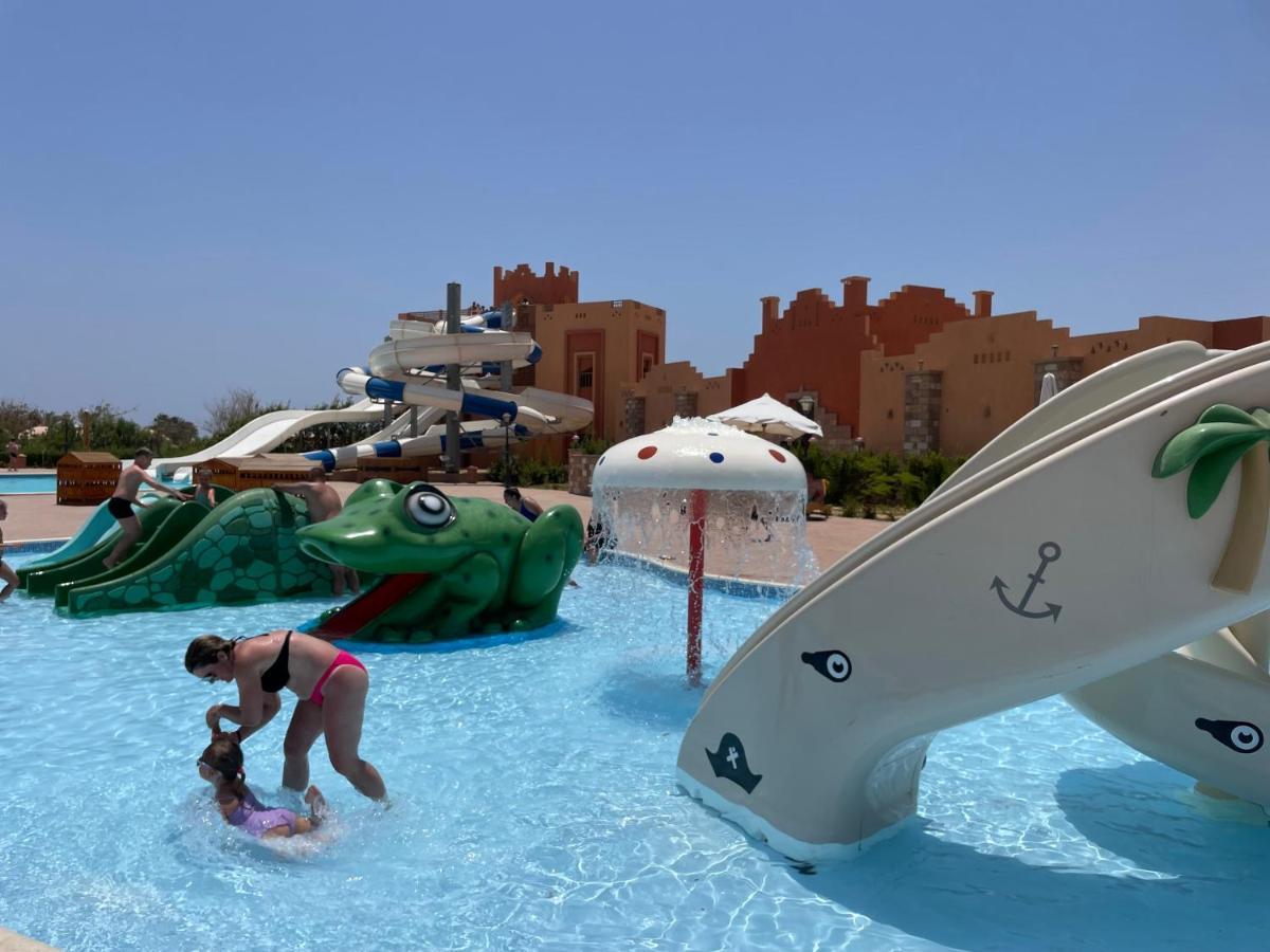 Dream Lagoon & Aqua Park 4*
