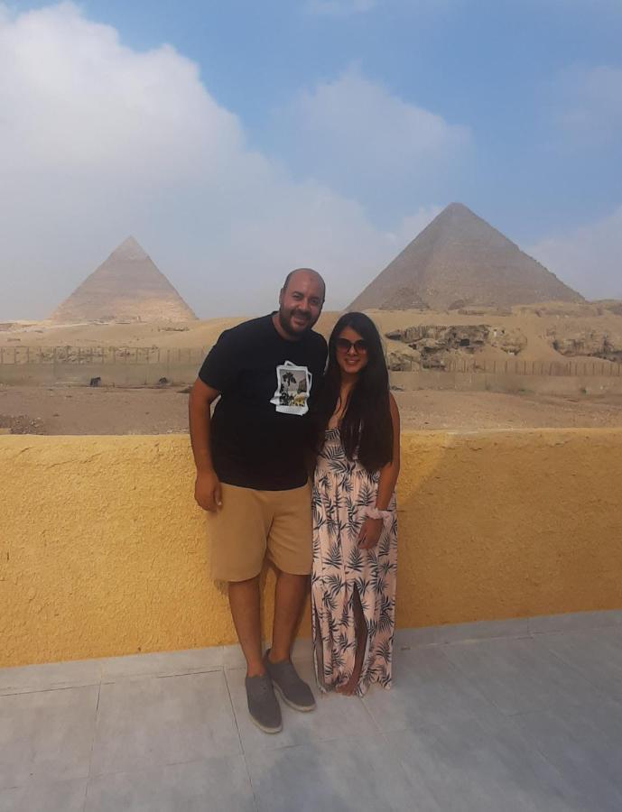 Tamara Pyramids View Kafret el-Gabal