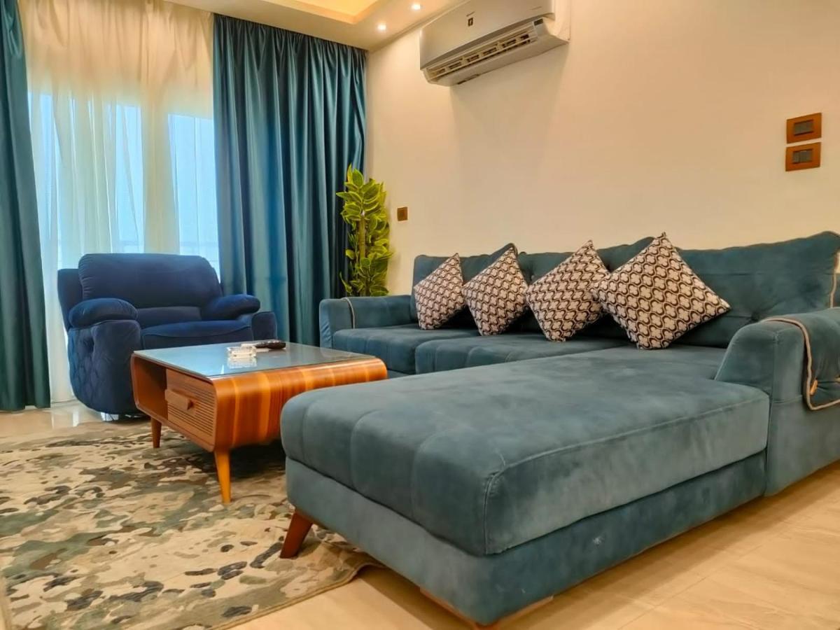 Apartment Square - Brand New Luxury With Stunning Sea View *