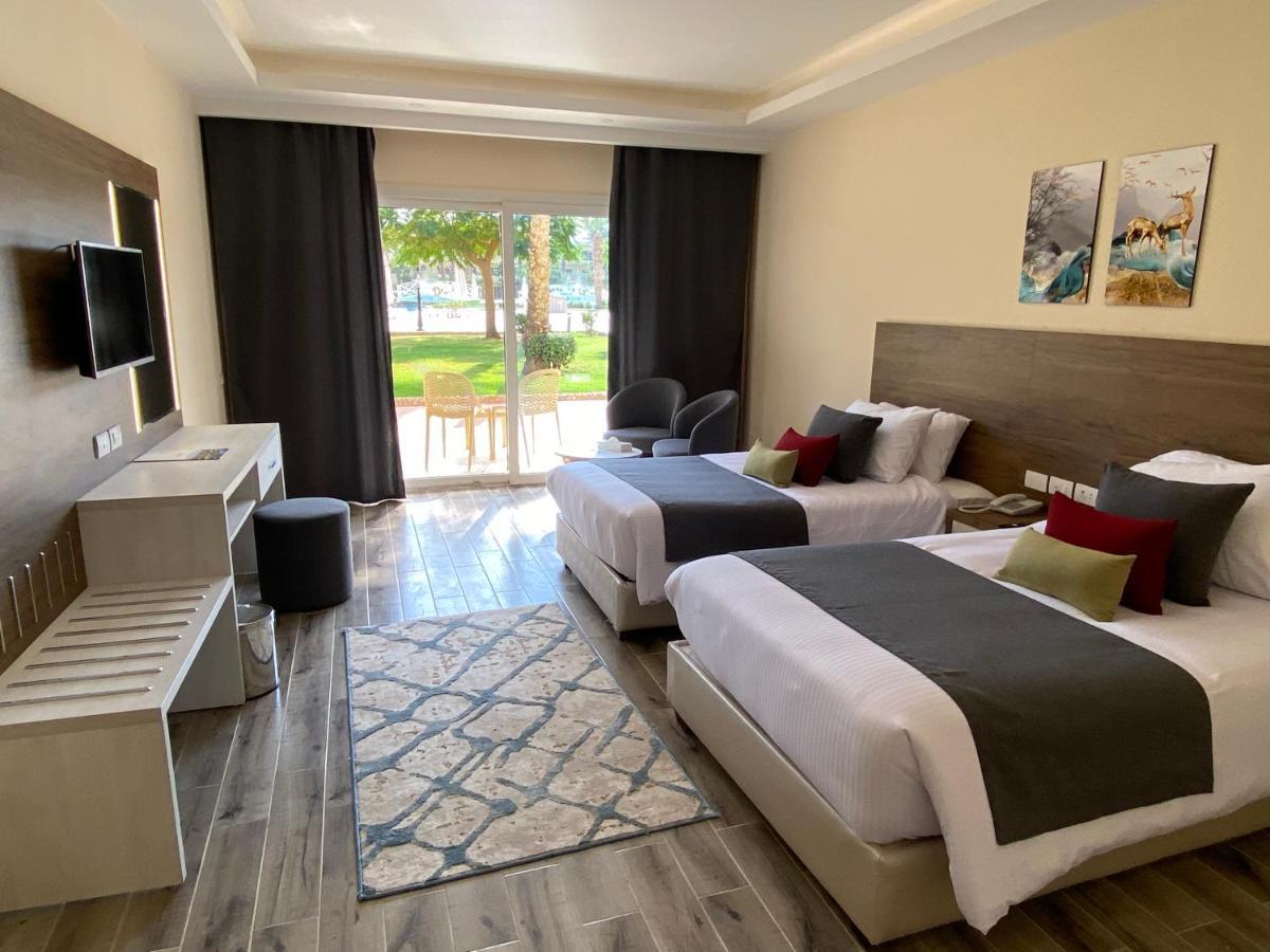 Amwaj Oyoun & Casino Resort 4*