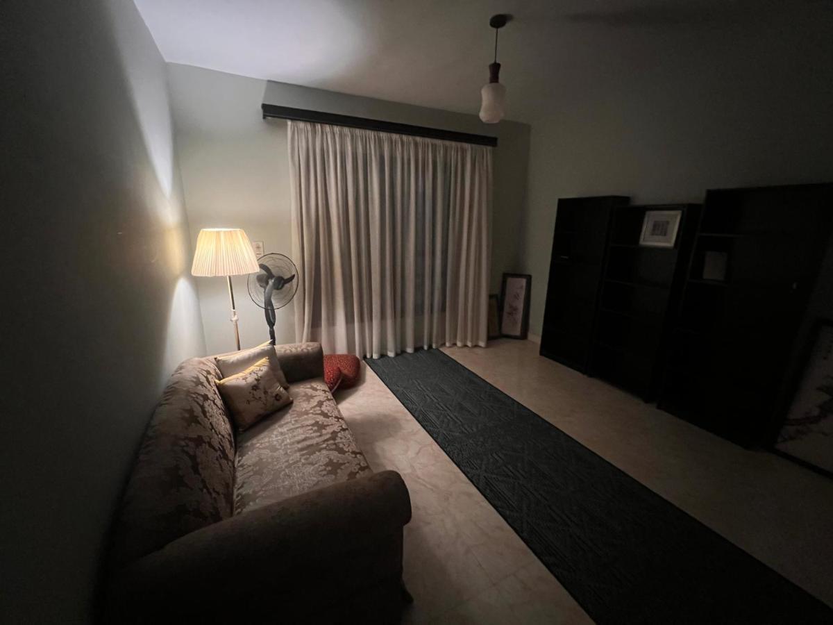 Luxurious 3 Bedroom Rustic Overlooking Huge Garden - For Families And Couples *