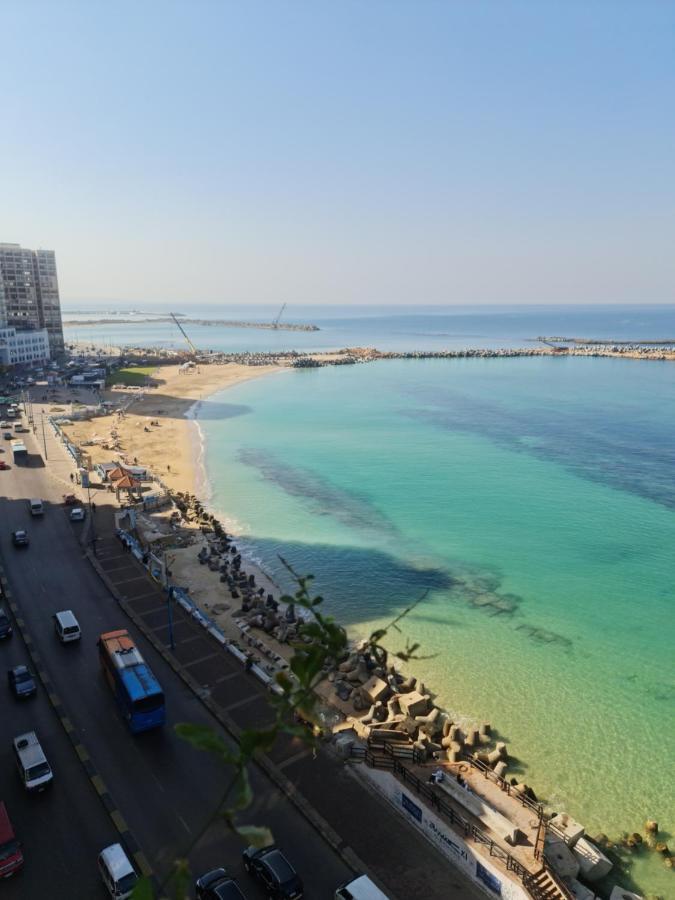 Nour 1 *