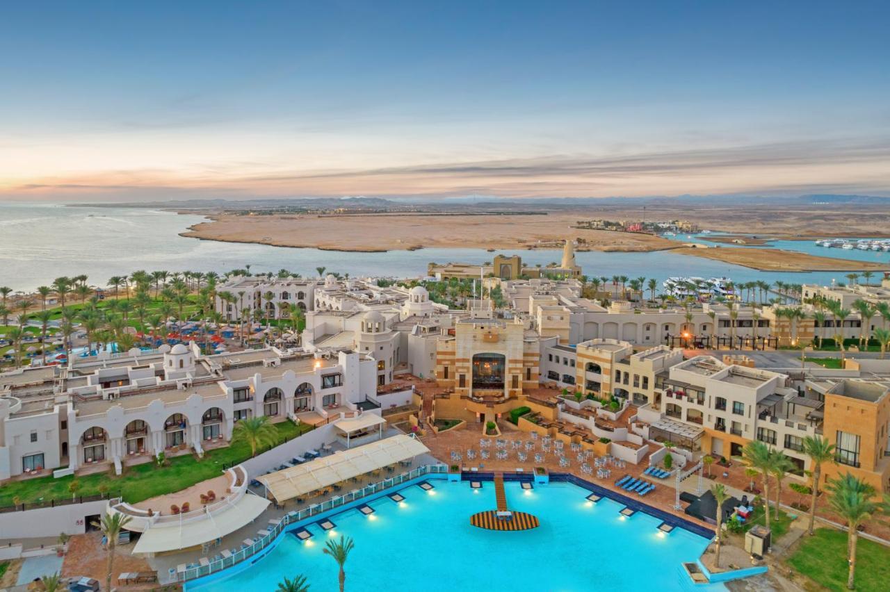 Pickalbatros Oasis Resort 5*