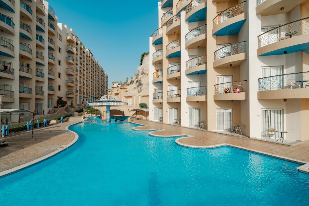 Sphinx Aqua Park 4*