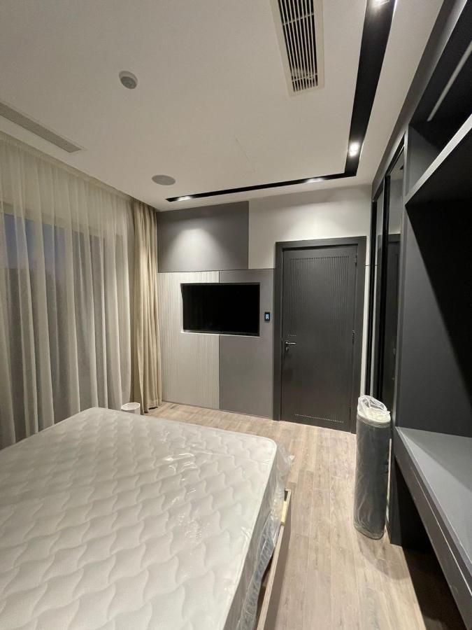 Downtown New Retreat