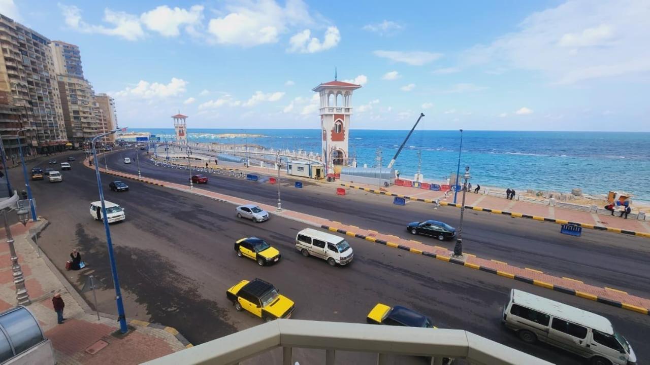 مكيفة ميامي ع البحر مباشرةً * Alexandria