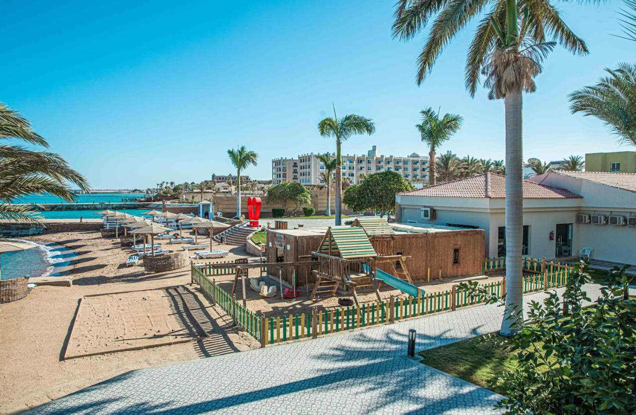 Resort Palm Families And Couples Only 4*