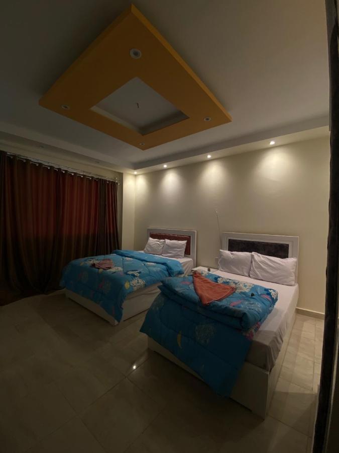 Queen Isis Pyramids View Hotel *