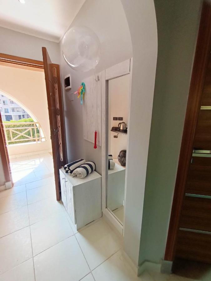 Tony's Privy Beds By Red Sea