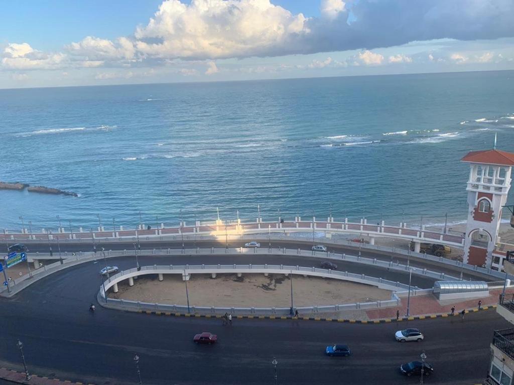 Zamzm Panoramic Sea View Family Flat - Beachfront Apartment