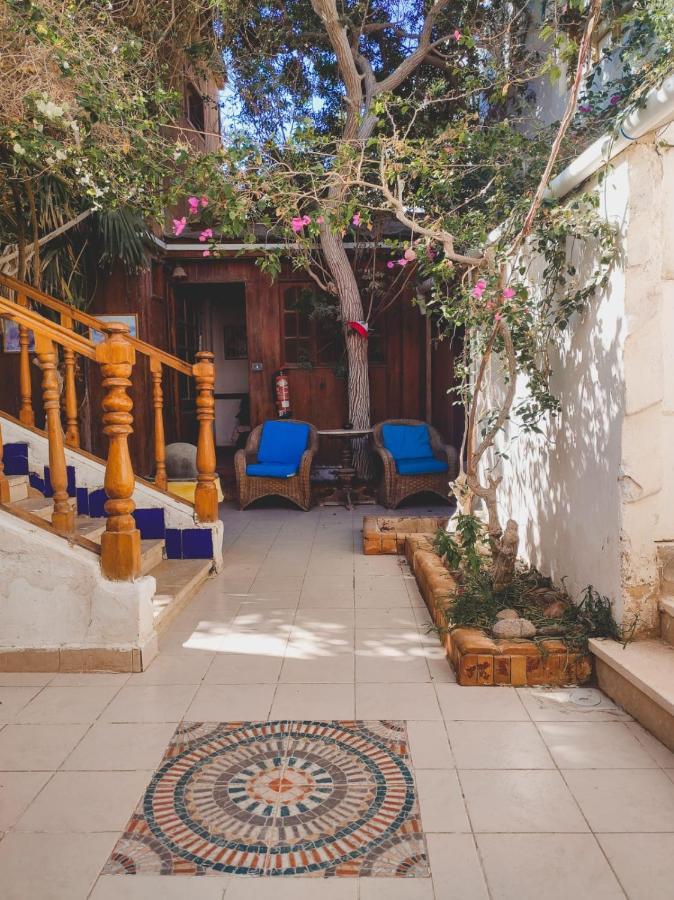 Neptune Hostel *