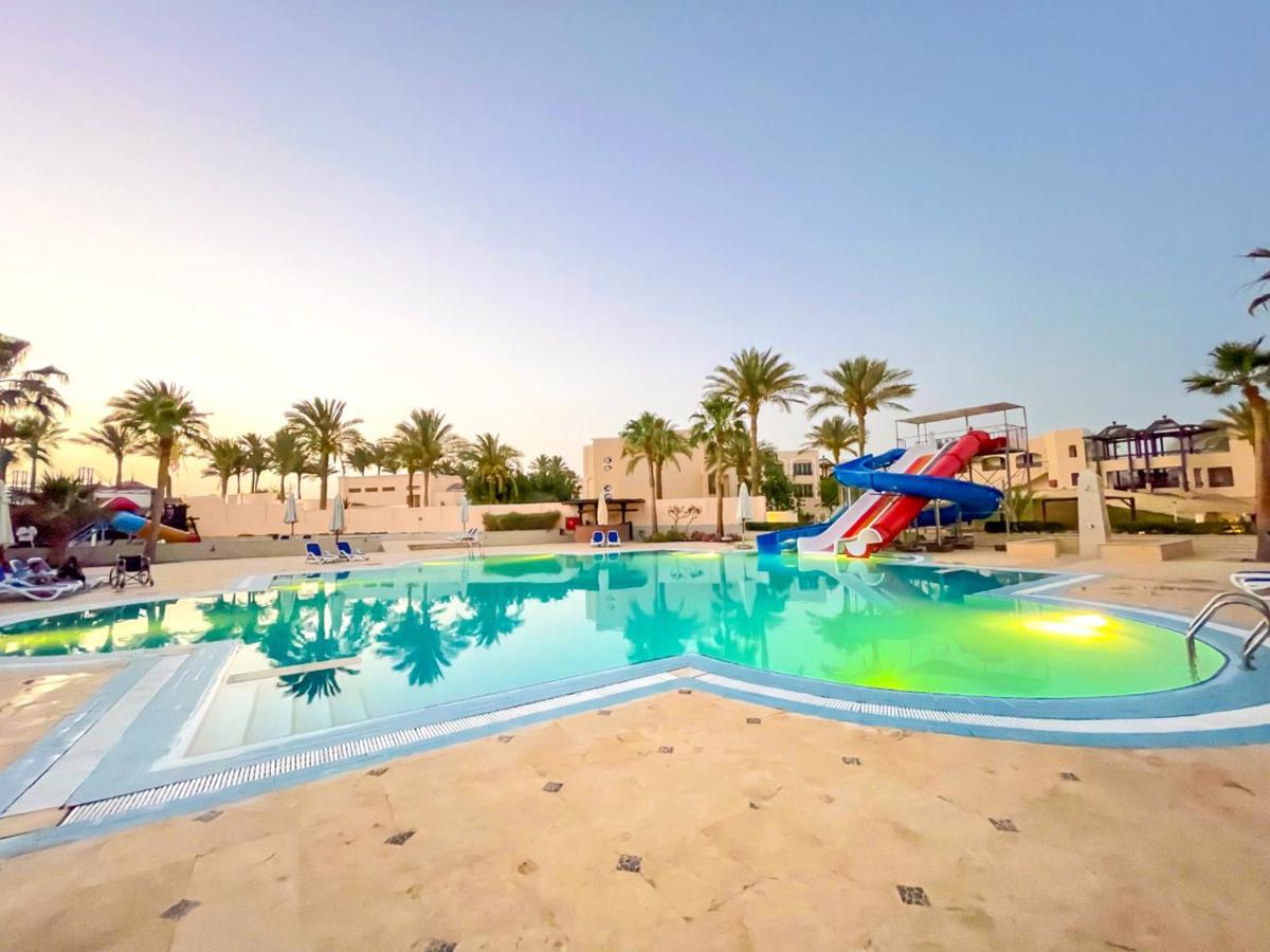 Complex Ivy Cyrene Island Aqua Park (adults Only)