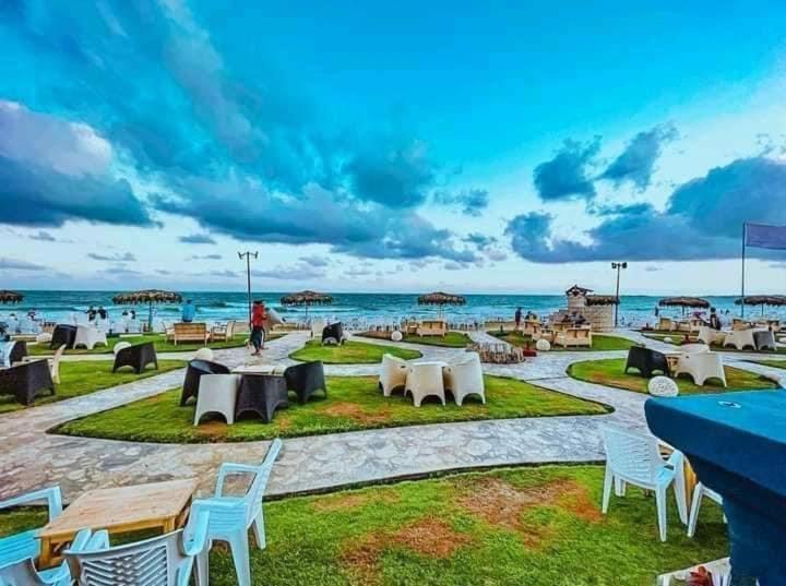 Apartament Renovated Super Lux Direct Sea View 2 Bed Al Mamourah الترا لوكس شاطىء المعموره دور اول على البحر مباشره مع كارنيهات الدخول طوال السنه و الشاطىء الخاص من اول مايو لنهايه اكتوبر للعائلات فقط