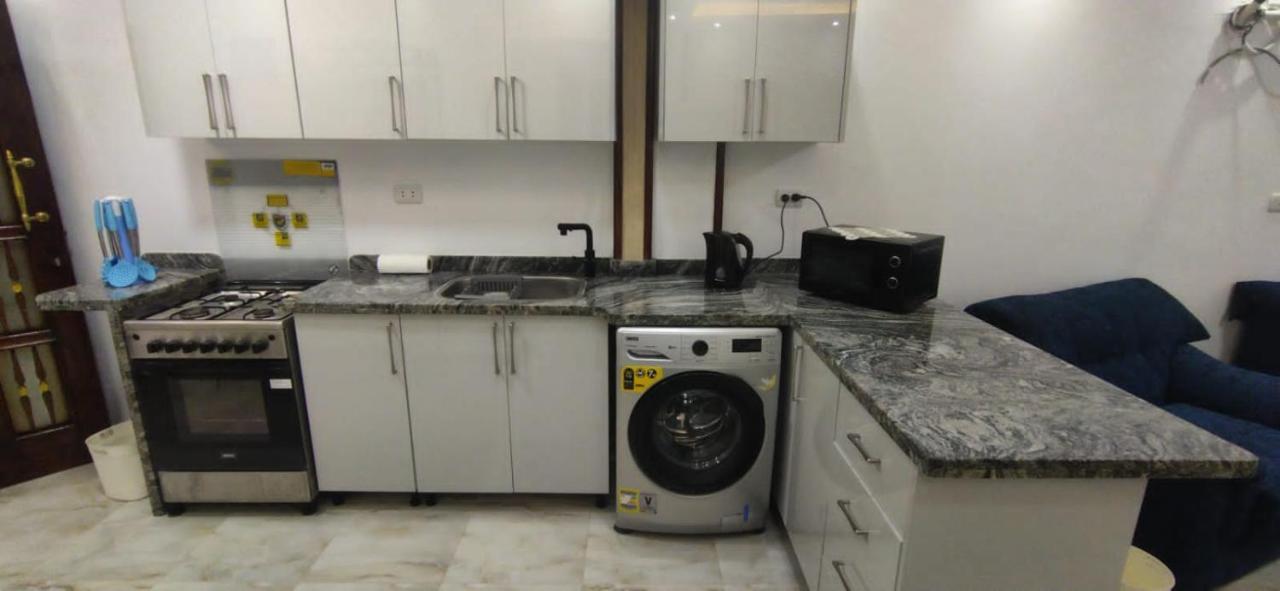 Apartament Renovated Super Lux Direct Sea View 2 Bed Al Mamourah الترا لوكس شاطىء المعموره دور اول على البحر مباشره مع كارنيهات الدخول طوال السنه و الشاطىء الخاص من اول مايو لنهايه اكتوبر للعائلات فقط