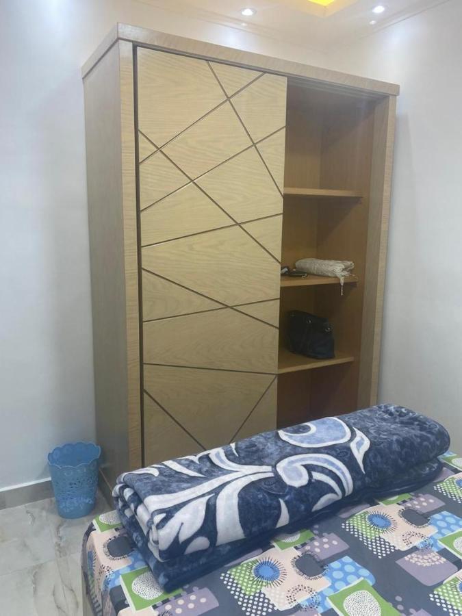 Renovated Super Lux Direct Sea View 2 Bed Al Mamourah الترا لوكس شاطىء المعموره دور اول على البحر مباشره مع كارنيهات الدخول طوال السنه و الشاطىء الخاص من اول مايو لنهايه اكتوبر للعائلات فقط Apartament