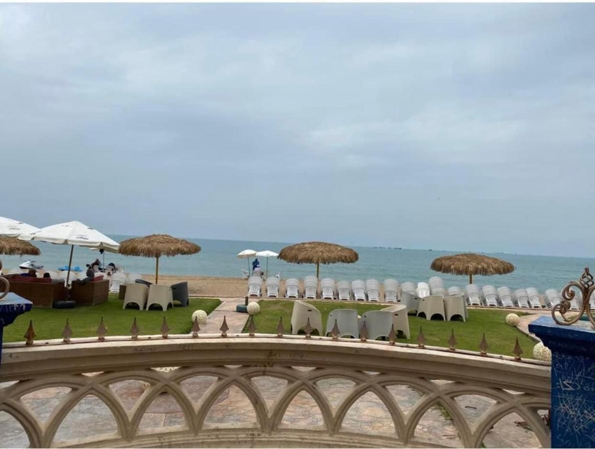 Apartament Renovated Super Lux Direct Sea View 2 Bed Al Mamourah الترا لوكس شاطىء المعموره دور اول على البحر مباشره مع كارنيهات الدخول طوال السنه و الشاطىء الخاص من اول مايو لنهايه اكتوبر للعائلات فقط Alexandria