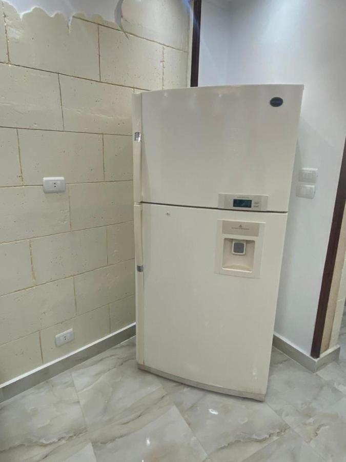 Renovated Super Lux Direct Sea View 2 Bed Al Mamourah الترا لوكس شاطىء المعموره دور اول على البحر مباشره مع كارنيهات الدخول طوال السنه و الشاطىء الخاص من اول مايو لنهايه اكتوبر للعائلات فقط Apartament