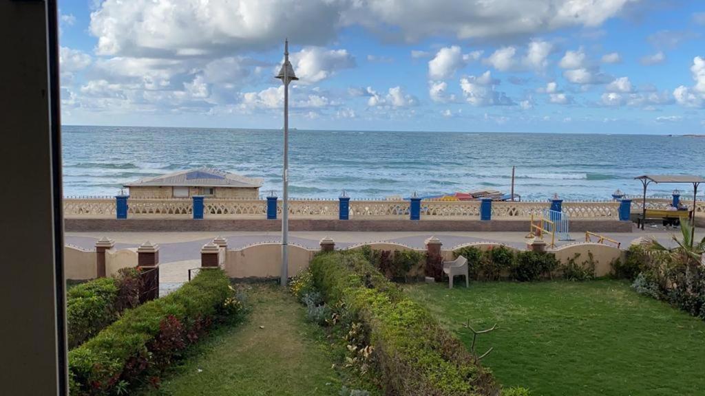 Renovated Super Lux Direct Sea View 2 Bed Al Mamourah الترا لوكس شاطىء المعموره دور اول على البحر مباشره مع كارنيهات الدخول طوال السنه و الشاطىء الخاص من اول مايو لنهايه اكتوبر للعائلات فقط Alexandria