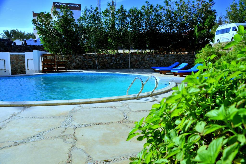 Divers Hostel *