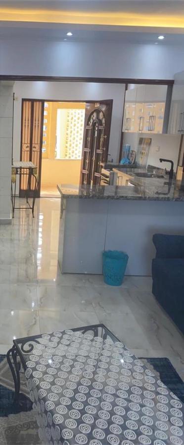 Apartament Renovated Super Lux Direct Sea View 2 Bed Al Mamourah الترا لوكس شاطىء المعموره دور اول على البحر مباشره مع كارنيهات الدخول طوال السنه و الشاطىء الخاص من اول مايو لنهايه اكتوبر للعائلات فقط *