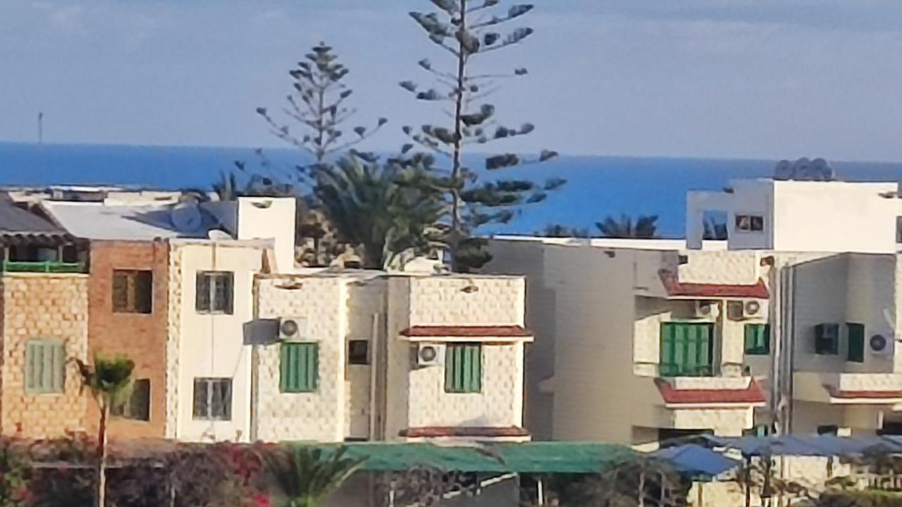 Green Beach Apartment *