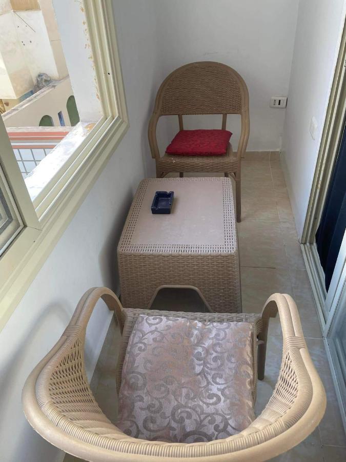 Sheraton Plaza Compound, 214 *