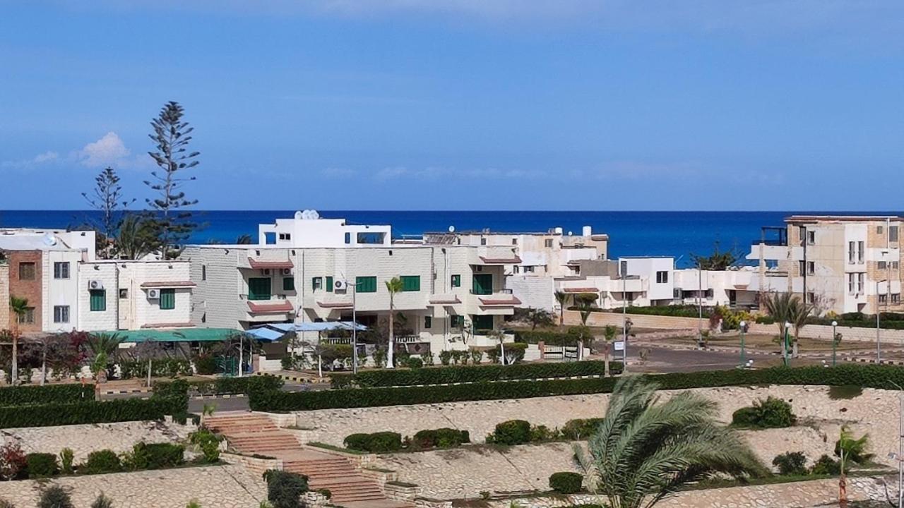Green Beach Apartment *
