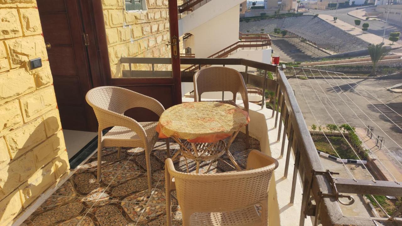 Green Beach Apartment * El Alamein