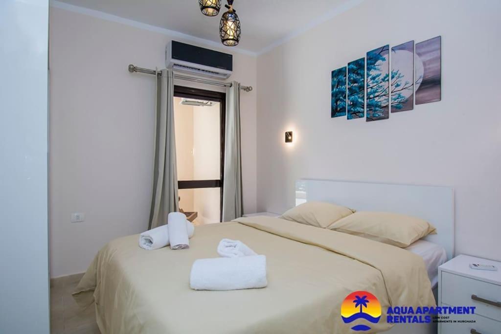 Apartment 1 Bedroom Poolside B106 Aqua Tropical *