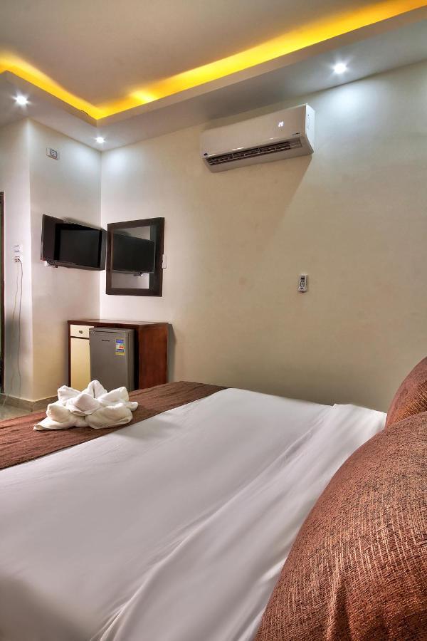 Otel Tut Pyramids View Kafret el-Gabal