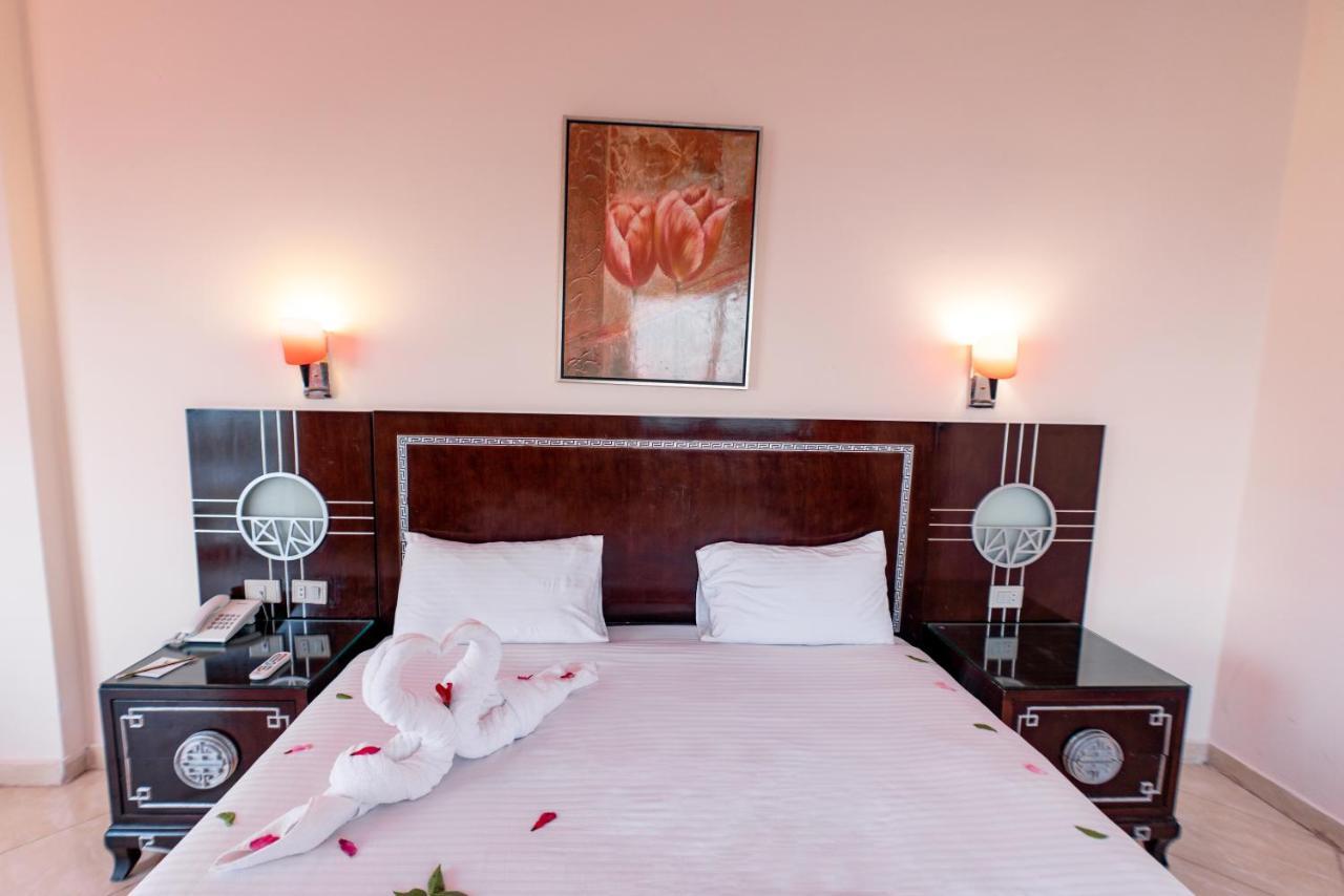 Sphinx Aqua Park 4*