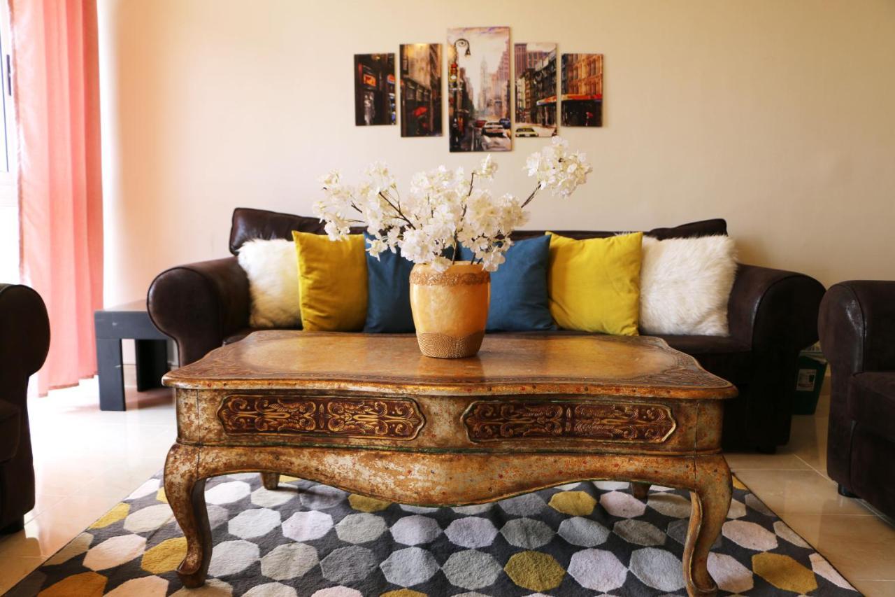 Lemon Property In Apartamento