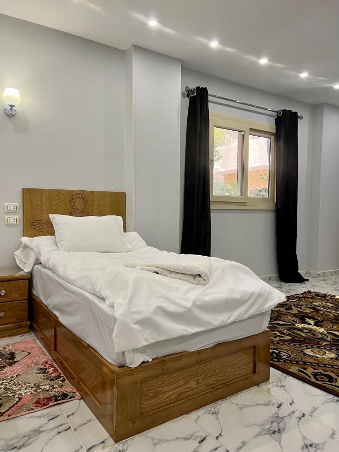 Hostel Life Pyramids