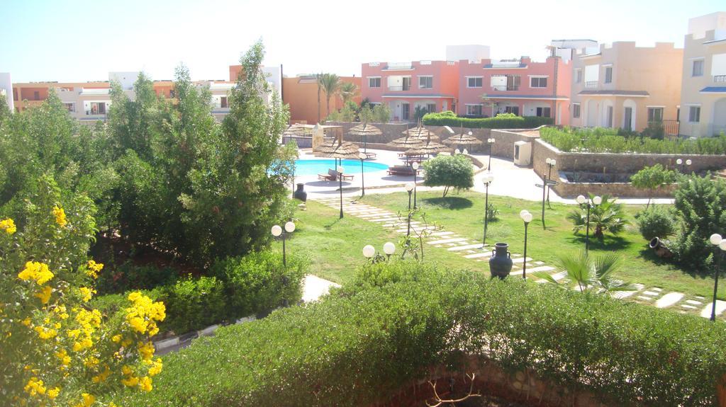 Amwaj Oyoun & Casino