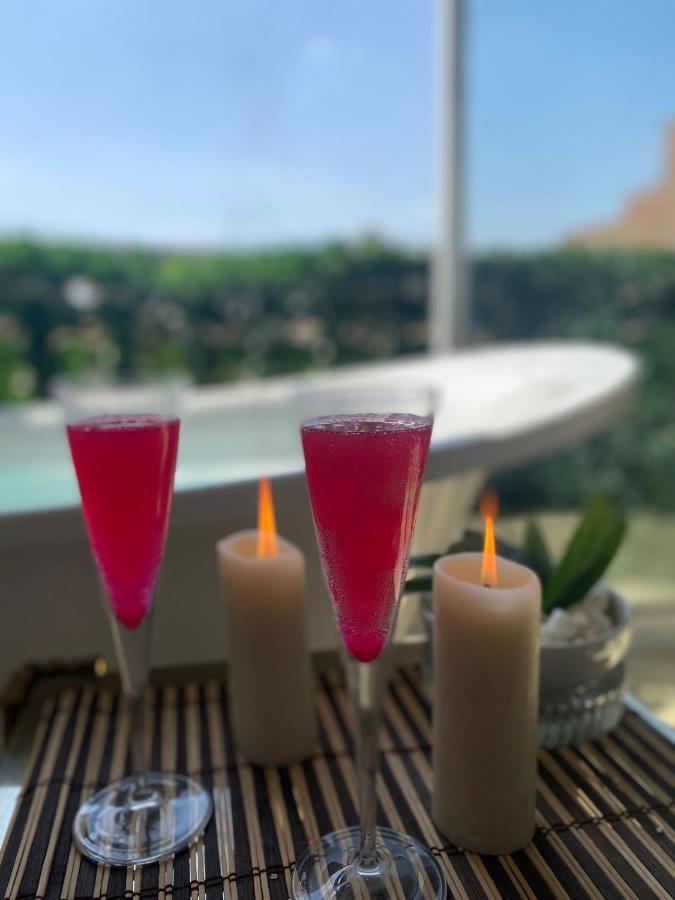 Apartment Jacuzzi Pyramids View Cairo