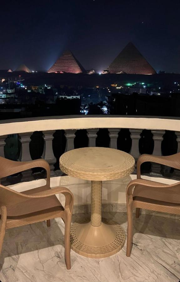 Hi Pyramids * Cairo