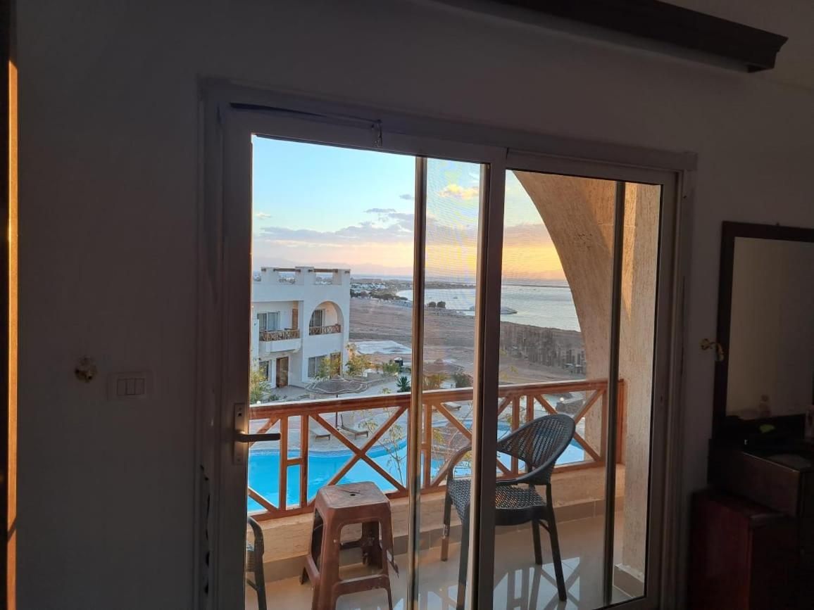 Half Moon - Sunny Apartamento *