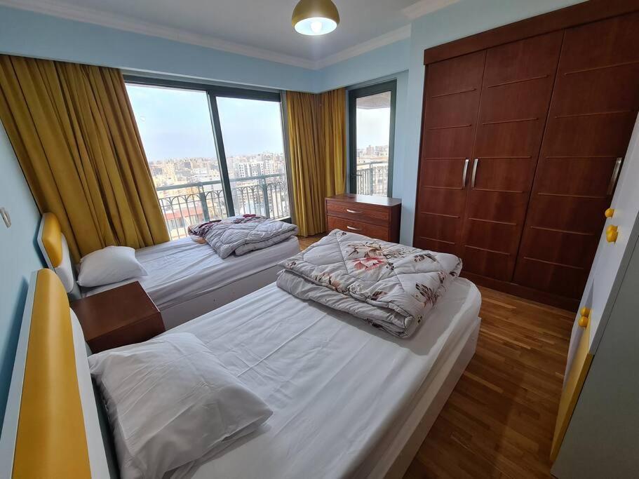 Grand Plaza San Stefano: Luxury With Mall Access Apartment Alexandria